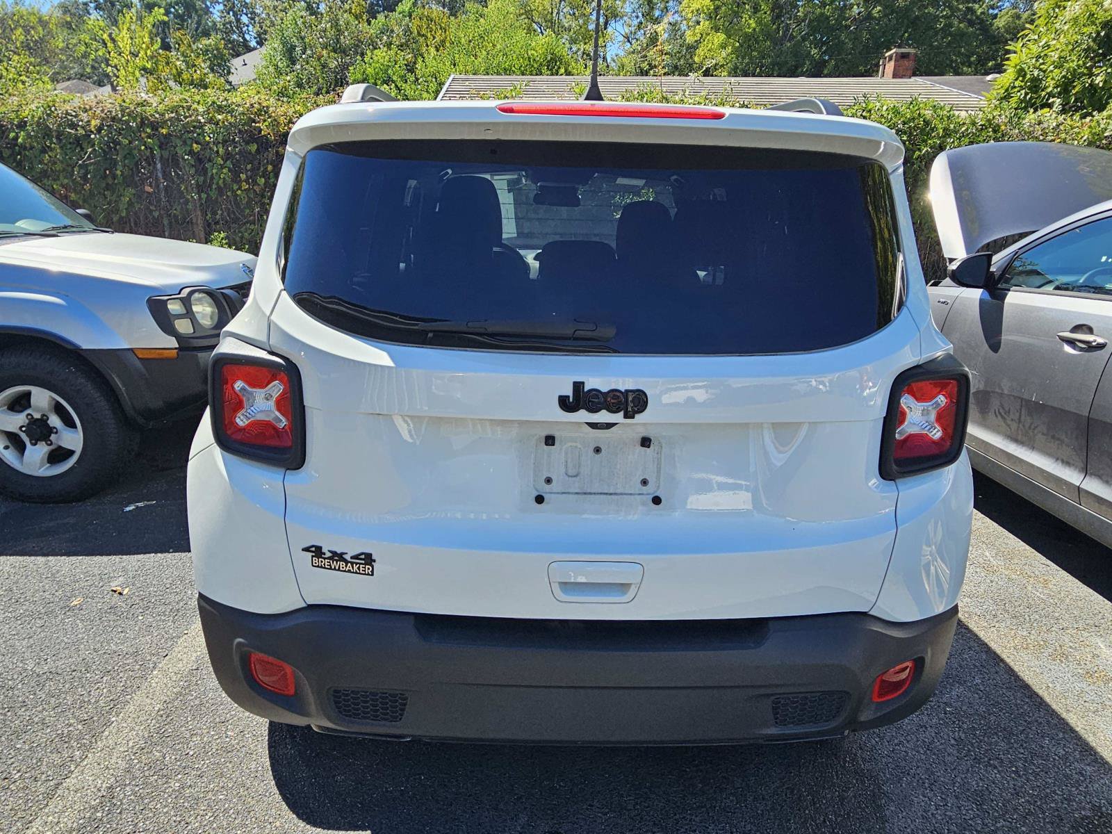 Used 2022 Jeep Renegade Altitude AWD/4WD image 12