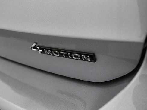 Certified 2024 Volkswagen Taos SE image 15