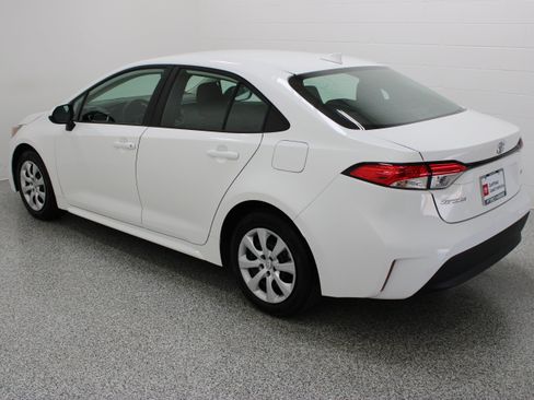 Certified 2025 Toyota Corolla LE FWD image 9