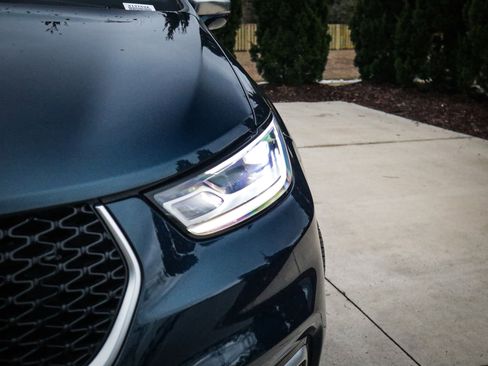 Used 2022 Chrysler Pacifica Pinnacle image 5