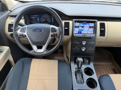 Used 2017 Ford Flex SEL FWD image 13