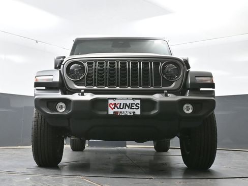 New 2026 Jeep Wrangler Unlimited Sport AWD/4WD image 40
