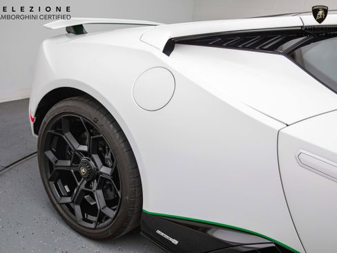Used 2023 Lamborghini Huracan Tecnica image 7