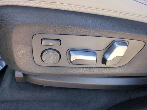 Used 2026 BMW X5 xDrive50e image 19