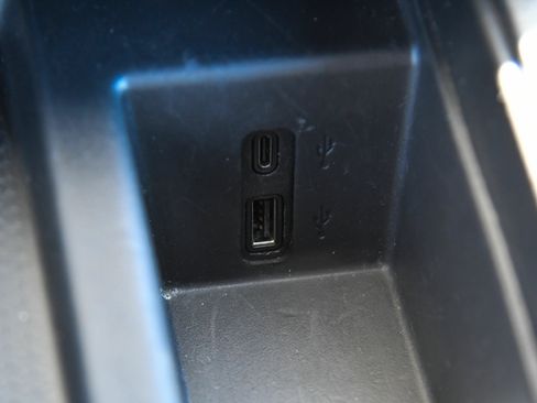 Used 2024 GMC Acadia Elevation FWD image 31