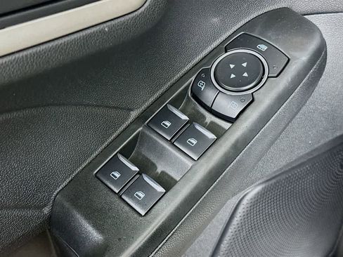 Certified 2022 Ford Escape SE w/ Cold Weather Package image 29