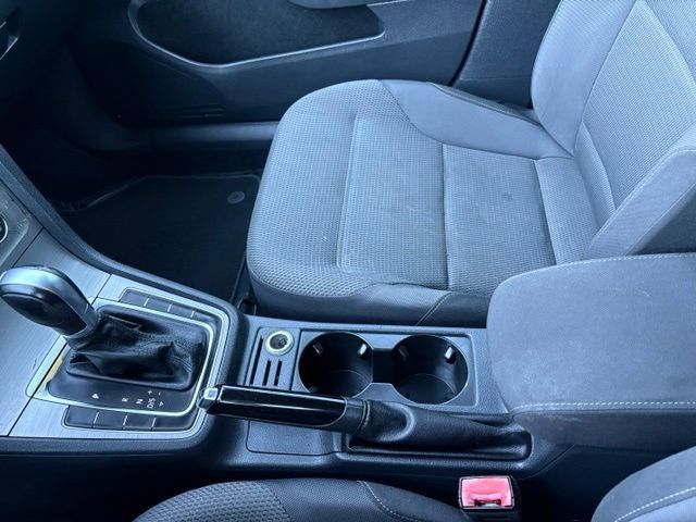 Used 2016 Volkswagen Golf S FWD image 21