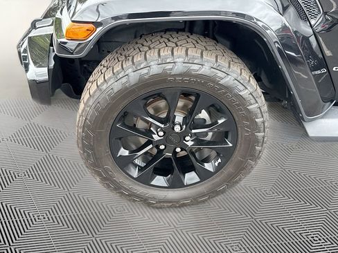 Used 2021 Jeep Gladiator Overland image 32