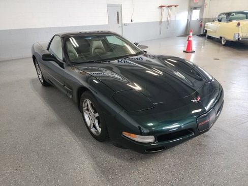 Used 2001 Chevrolet Corvette Coupe w/ Preferred Equipment Group1 RWD image 6