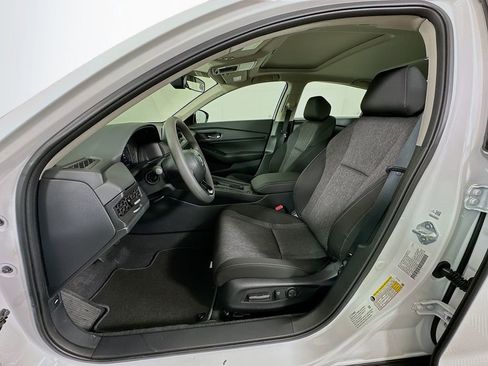 New 2025 Honda Accord SE image 15