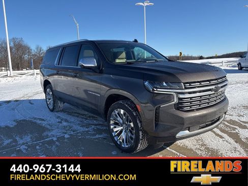 Used 2021 Chevrolet Suburban Premier w/ Premium Package image 7