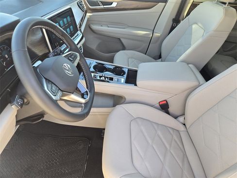 New 2026 Volkswagen Atlas SE image 11