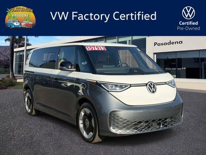 Certified 2025 Volkswagen ID. Buzz Pro S w/ Cupholders Package