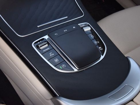 Used 2022 Mercedes-Benz GLC 300 image 30