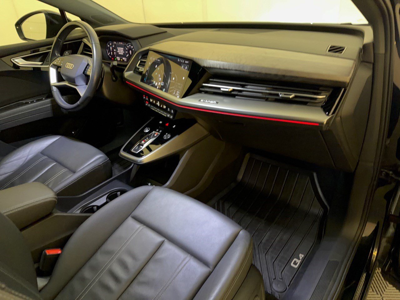 Used 2023 Audi Q4 e-tron Premium Plus w/ Premium Plus RWD image 31