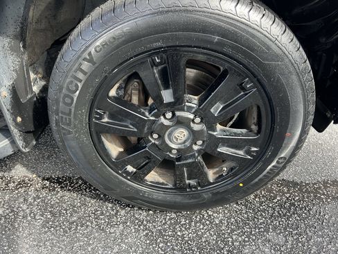 Used 2019 Toyota Sequoia TRD Sport AWD/4WD image 13