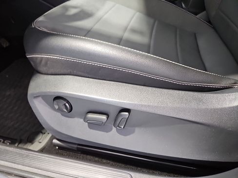 Certified 2023 Volkswagen Taos SE w/ Panoramic Sunroof Package FWD image 17