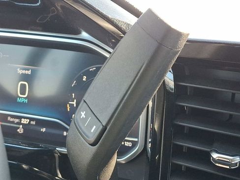 Used 2025 Chevrolet Silverado 2500 LT w/ Convenience Package image 14