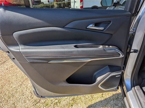 Used 2024 Chevrolet Traverse RS image 28