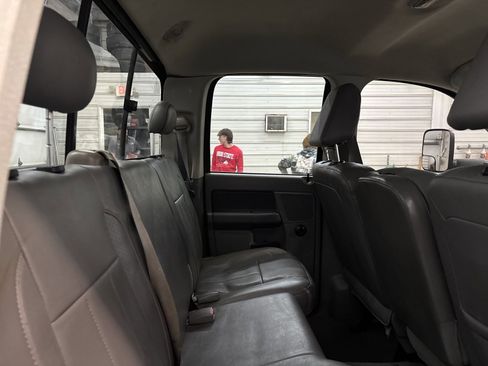 Used 2007 Dodge Ram 3500 Truck SLT image 32