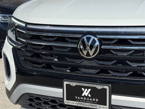 New 2026 Volkswagen Atlas Peak Edition image 4