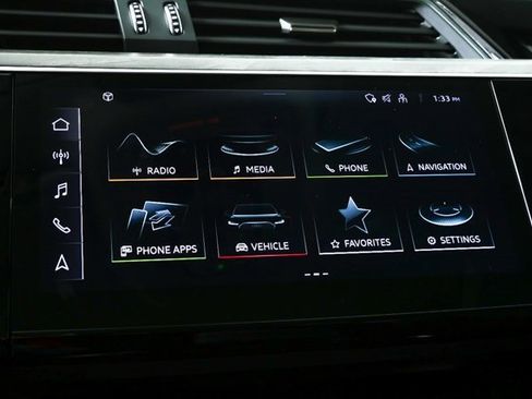 Used 2024 Audi Q8 e-tron Premium Plus image 15