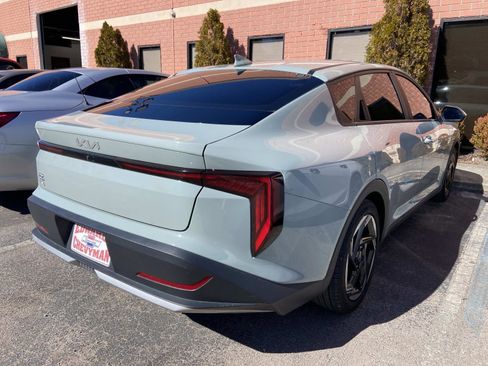 Used 2025 Kia K4 EX image 4