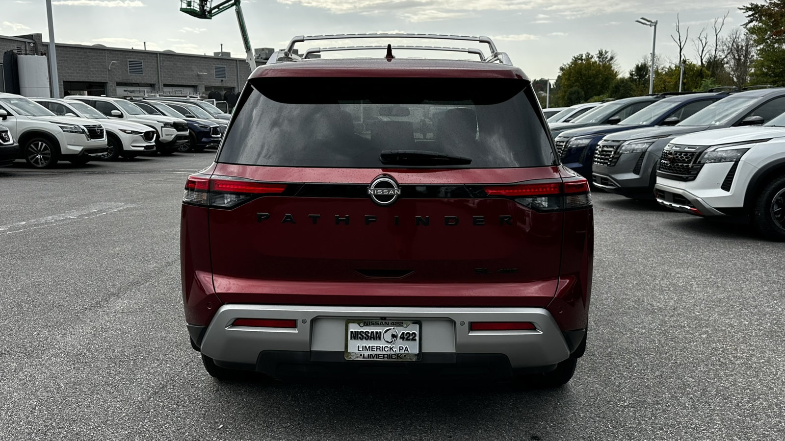Used 2022 Nissan Pathfinder SL w/ SL Black Package AWD/4WD image 6