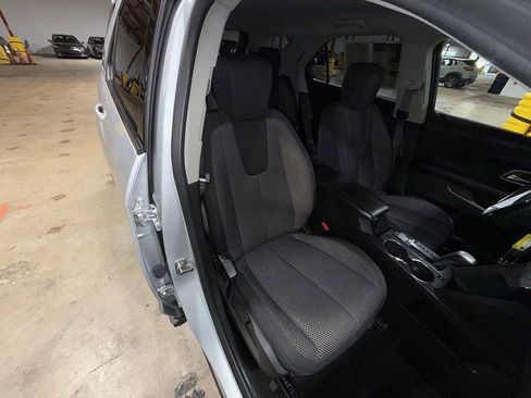 Used 2015 Chevrolet Equinox LT w/ Driver Convenience Package image 16