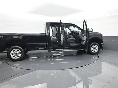 Used 2025 Ford F250 XLT AWD/4WD image 27