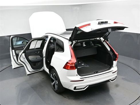 Used 2022 Volvo XC60 B6 R-Design w/ Advanced Package image 51