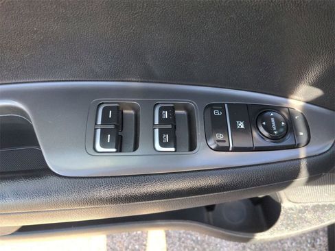 Used 2020 Kia Optima S image 15