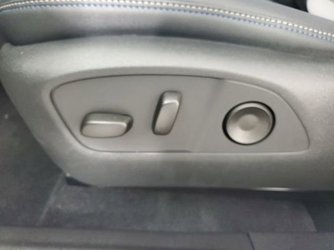 New 2026 Chevrolet Equinox EV LT image 28