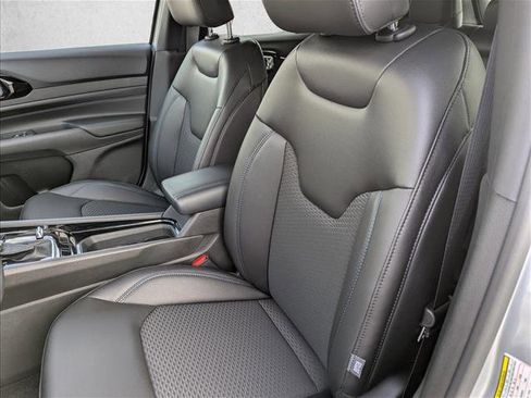 New 2026 Jeep Compass Latitude image 22