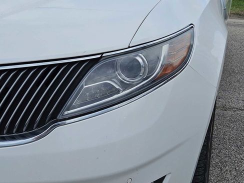 Used 2015 Lincoln MKS AWD image 10