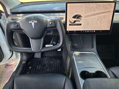 Used 2023 Tesla Model Y Performance AWD/4WD image 10
