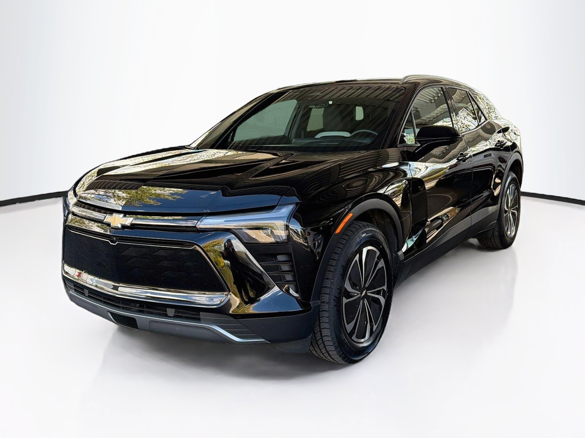 Used 2024 Chevrolet Blazer EV LT AWD/4WD image 3