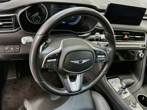 Used 2025 Genesis G70 2.5T AWD/4WD image 18