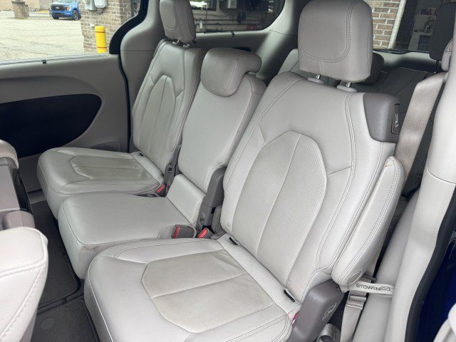 Used 2020 Chrysler Pacifica Touring-L Plus FWD image 11