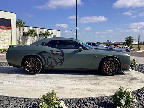 Used 2022 Dodge Challenger SRT Hellcat Redeye image 4