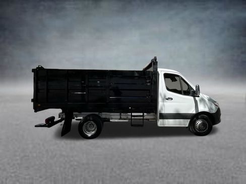 Used 2021 Mercedes-Benz Sprinter 4500 image 8
