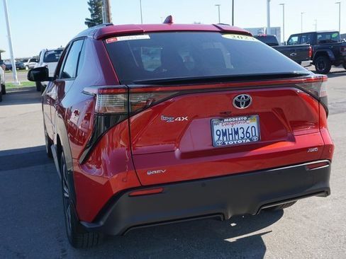 Used 2024 Toyota bZ4X XLE image 8