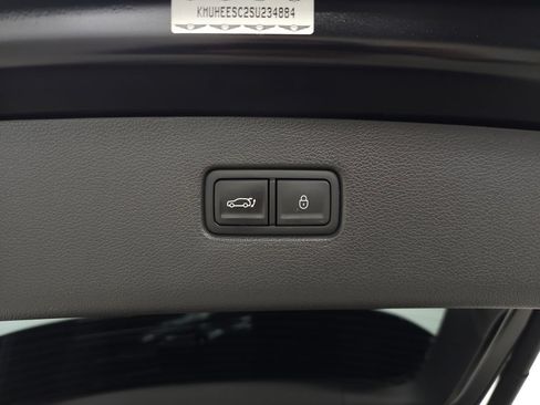 Used 2025 Genesis GV80 3.5T Prestige AWD/4WD image 10
