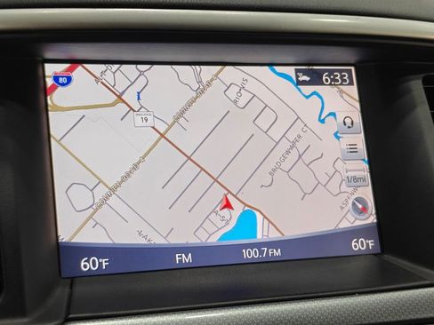 Used 2019 Nissan Pathfinder SL AWD/4WD image 6
