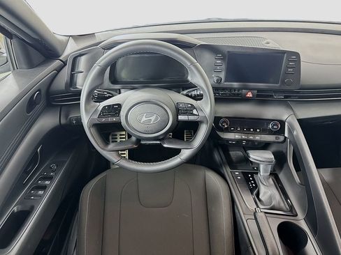 Certified 2025 Hyundai Elantra Sport image 21