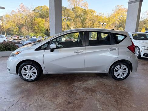 Used 2018 Nissan Versa Note SV image 4