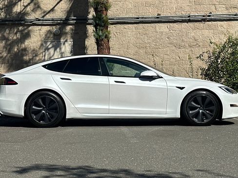 Used 2023 Tesla Model S Plaid AWD/4WD image 2