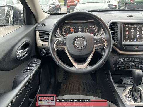 Used 2017 Jeep Cherokee Latitude w/ Comfort & Sound Group image 10