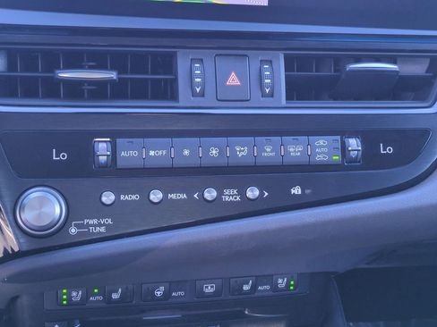 Used 2022 Lexus ES 300h Ultra Luxury image 27