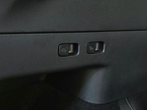 Used 2025 Tesla Model Y Long Range image 26